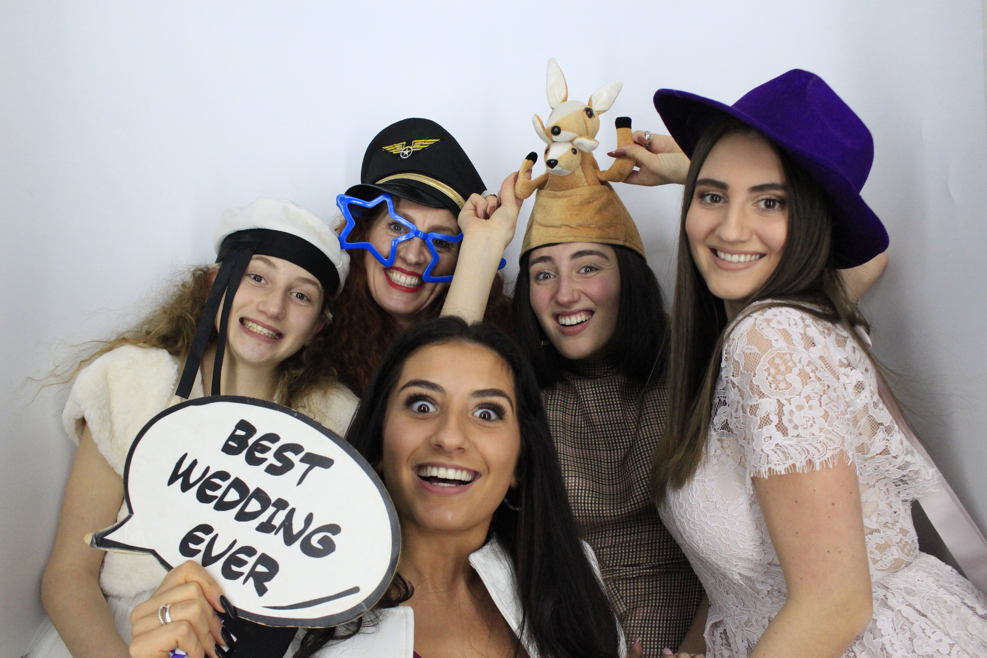 Simon & Muna  | View more photos from the event at gallery.myphotoboothexperience.co.uk/u/MyPhotoBoothExperienceLtd/Simon-Muna